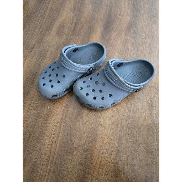 Toddler Crocs Gray Size 11 - Picture 1 of 4